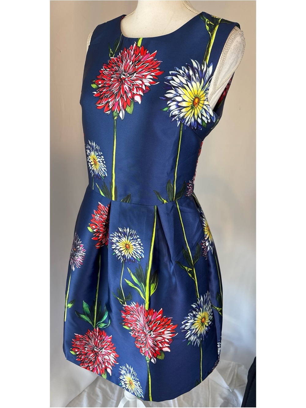 Few Moda New York Floral Fit & Flare Dress
Size Medium
